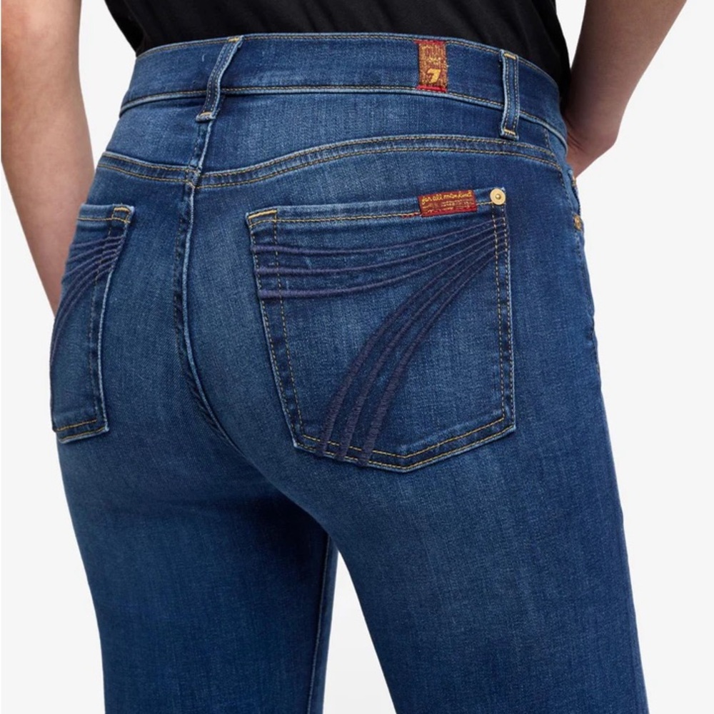 7 For All Mankind Women's Blue Jeans dojo flare EUC
